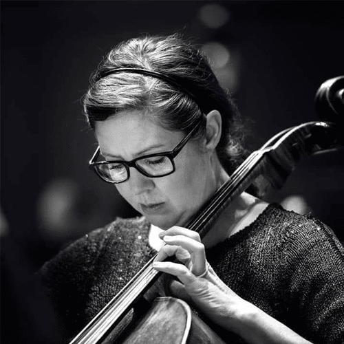 woman playing he cello
